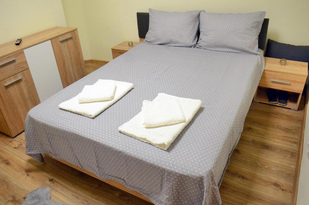 Private Apartment In The City Centre. Oradea Exteriör bild