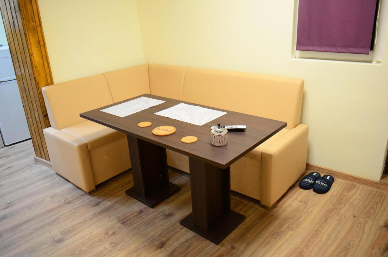 Private Apartment In The City Centre. Oradea Exteriör bild