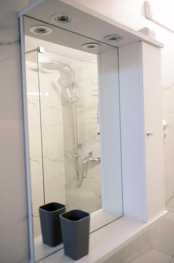 Private Apartment In The City Centre. Oradea Exteriör bild